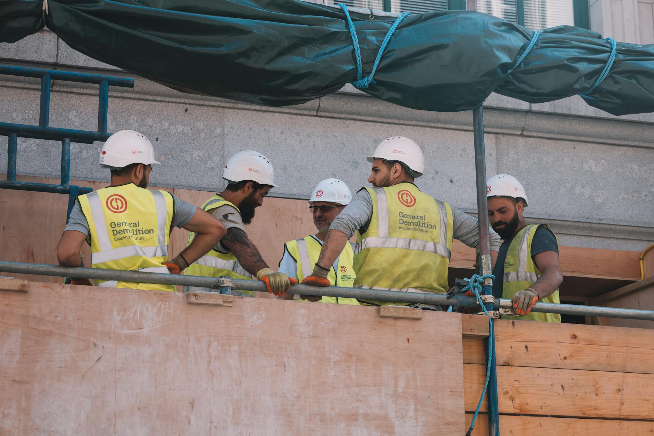 Bauteam bei Bauarbeiten Mülheim an der Ruhr